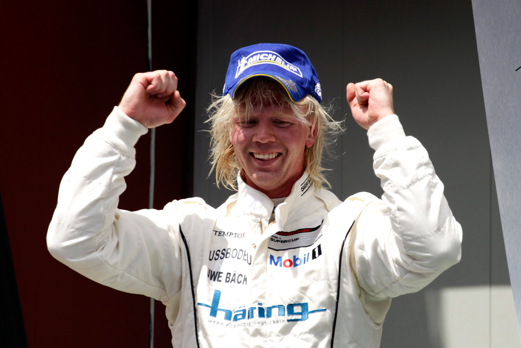 Nicki Thiim fejrer andenpladsen
(Foto: Porsche Media)